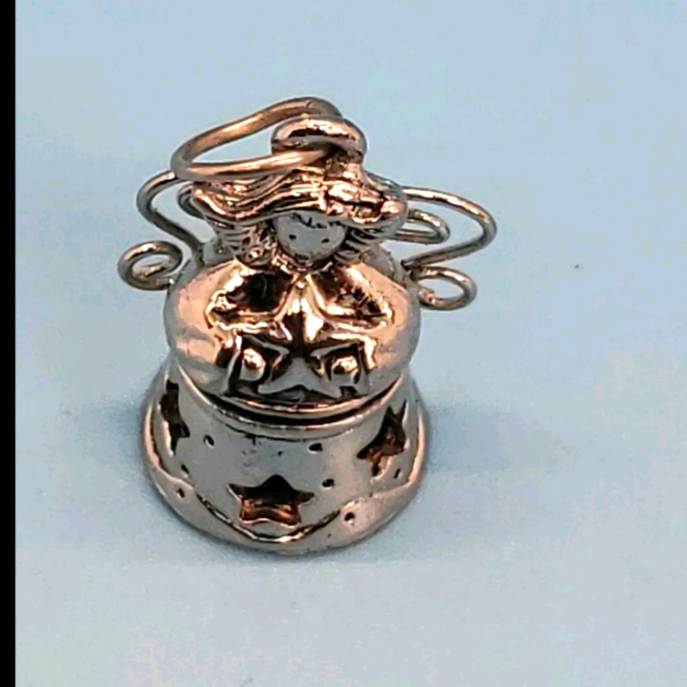 Pendant/Charm Silver Tone Angel 1"x 3/4". Opens up to a small container.Adorable